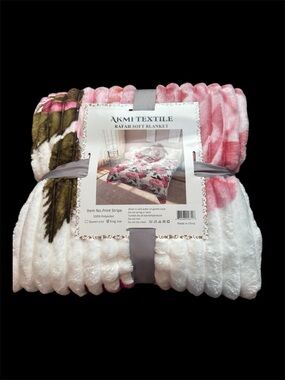 Rafa Soft Pink & White Floral Plush Blanket -king size
